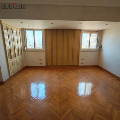 Apartment for sale 190m with a view of the Nile in Zamalek