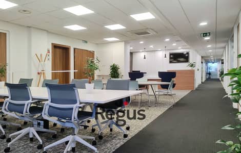 عضوية العمل المشترك في Regus ⁦New Cairo, District 5 Cairo⁩