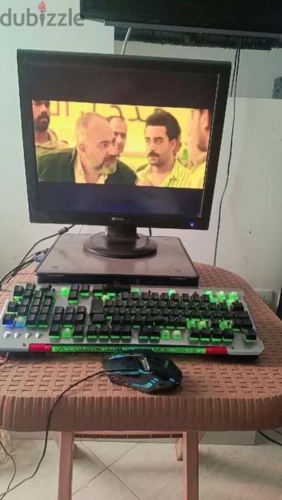 كمبيوتر مستعمل للبيع بحالة جيدة