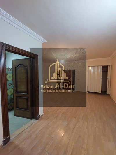 عمارة كامله لإيجار بالحي الثالث التجمع الخامس القاهرة الجديدة قريبه من التسعين ومحور جمال عبد الناصر قريبه من اربيلا بلازا دقائق من الجامعة الالمانية