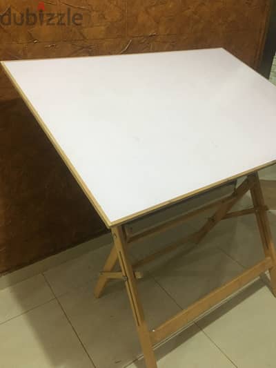 ترابيزة رسم هندسي لطلبة فنون وهندسة