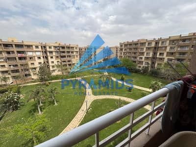 شقة مميزة للإيجار في B6، مجموعة 63، بمساحة 135م، تتميز بتشطيبات خاصة وتوزيع عملي، تضم 3 غرف نوم و2 حمام، بالإضافة إلى غرفة ماستر بحمام خاص. مناسبة للس