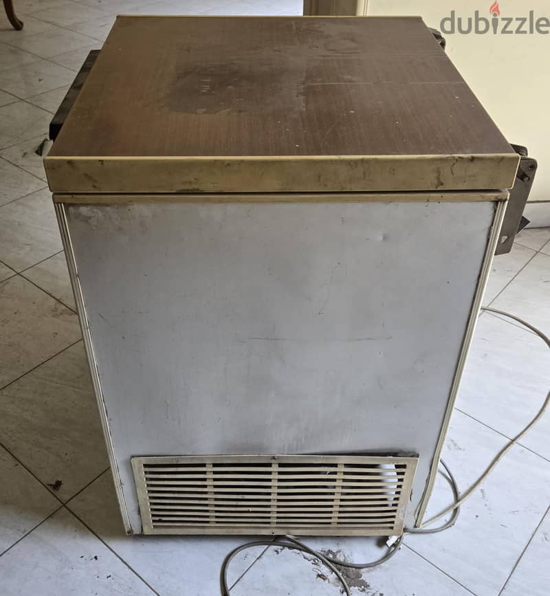 Philips Freezer – 150 Liters 2