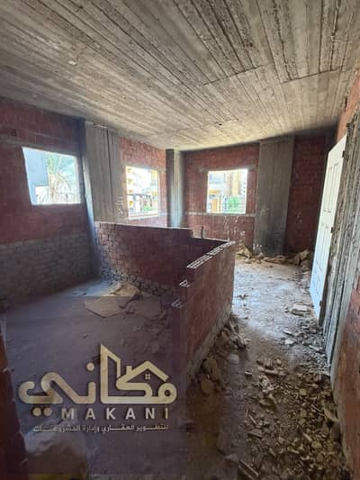 فرصه للاستثمار او للسكن في الحي المتميز في مدينه بدر شقه دور ارضي 140م تاني نمره من الخدمات الي في منتصف الحي