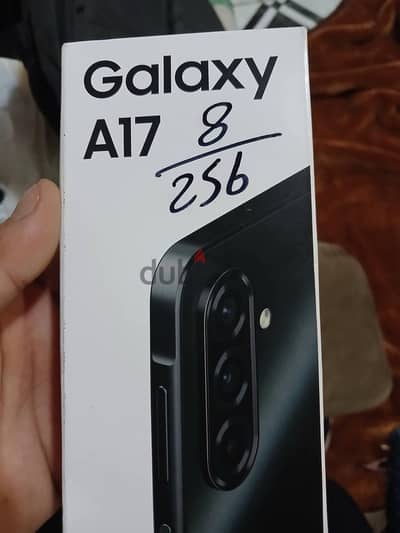 سامسونج A17    ٨/٢٥٦  للبيع او البدل