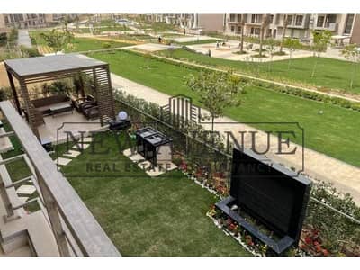 Penthouse ready to move with installments Fully finished very prime location in Fifth Square marasem north 90st beside lake view