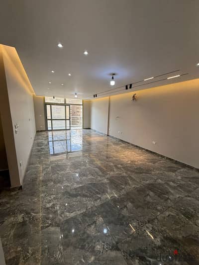 Apartment for sale in Compound One Qattameya 190 m Super Lux open view
