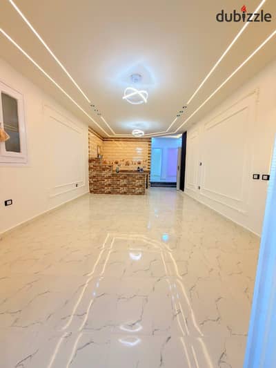 Superb location apartment with a roof, residential area next to the sea at Palm Beach with all services