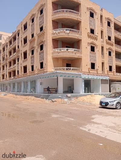 محل ناصيه للايجار 125 متر بحدائق الاهرام