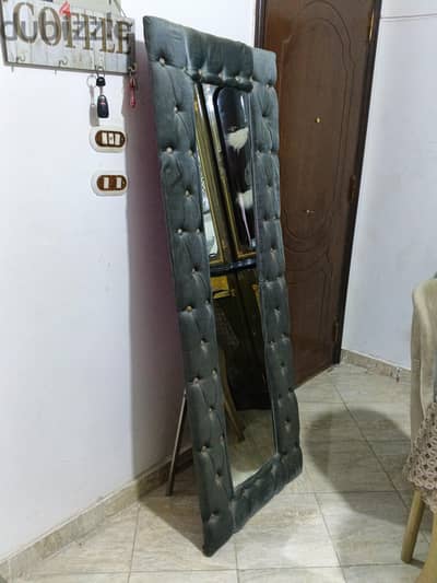 مرايا ستاند