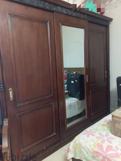 دولاب جرار  كبير