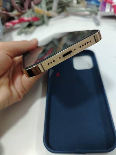 آبل - آيفون 12 برو