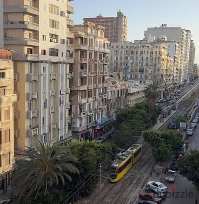 شقة للبيع 185م - كامب شيزار- علي الترام مباشرة(عماره براند) اول سكن