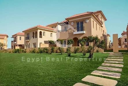 Ready to move villa with 5% down payment in Hyde park New Cairo, the most beautiful location