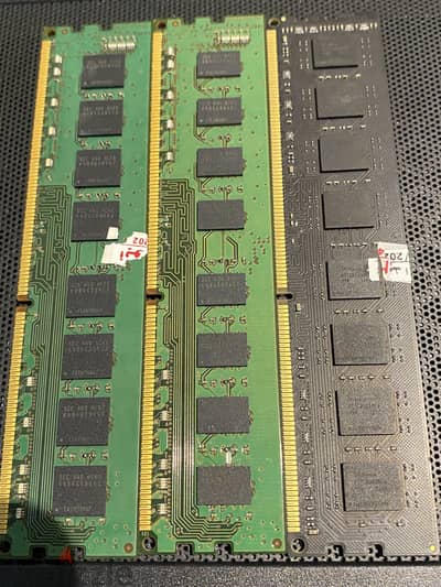ثلاثة رامات ddr3 8gb 1600mhz اجمالي 24gb