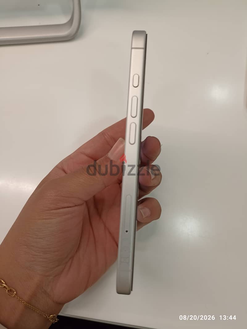 Apple - iPhone 16 2