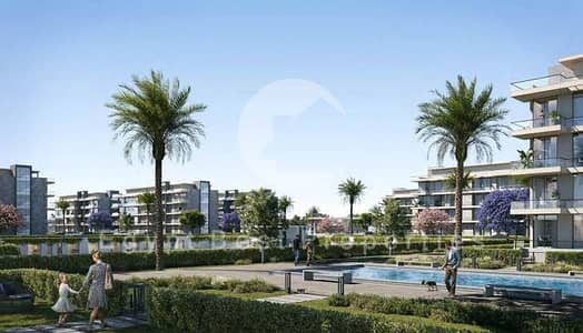 Direct sale by owner: A move-in ready, 3-room apartment for 600,000 EGP, located next to Mall of Egypt in a compound with full amenities. No installme