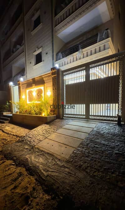 Private entrance with garden area 250 meters