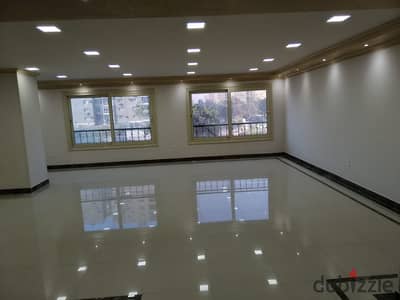 Duplex for rent on Abbas El Akkad Street, Nasr City, licensed administrative building, 350 sqm with air conditioning