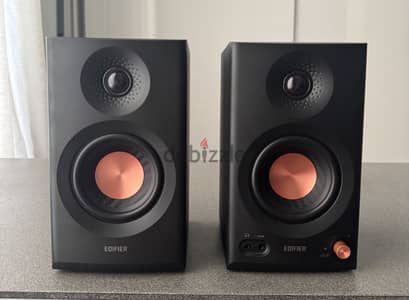 Edifier MR3 Studio Monitor Speakers (Excellent Condition Barely Used)