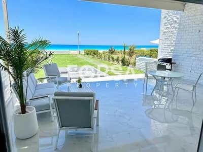 شالية للبيع ارضي بجاردن استلام فوري متشطب بالكامل Sea View لافيستا رأي العين السخنة بالقرب من ماونتن فيو