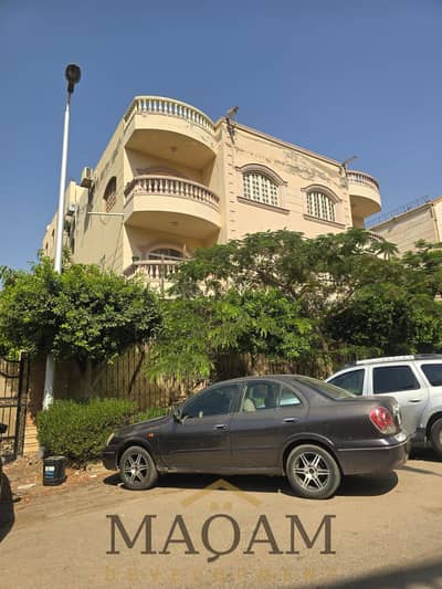 Fifth Settlement, Third District Villas  First floor above ground, 180 sqm  Internal layout: 3 bedrooms, including 1 master bedroom  2 bathrooms  Rece