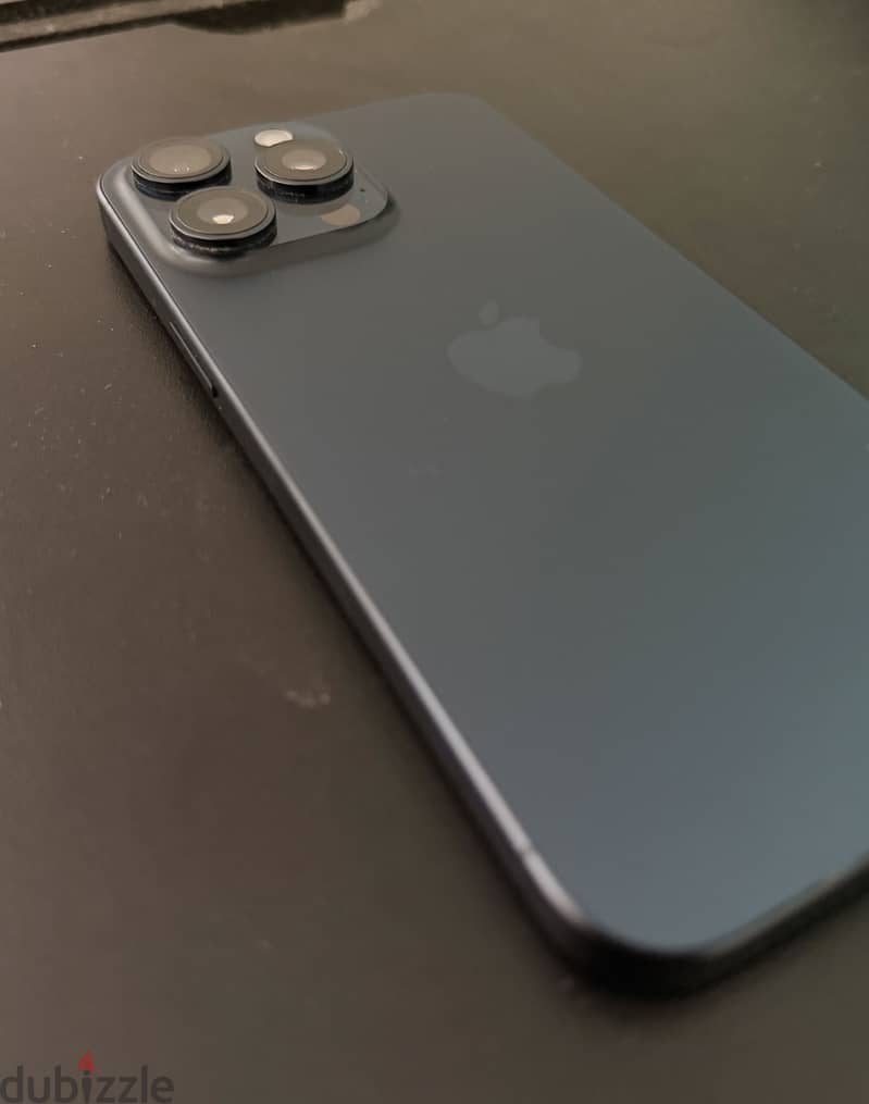 Apple - iPhone 15 Pro Max 4