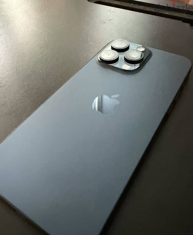 Apple - iPhone 15 Pro Max 5