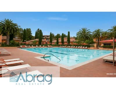 للبيع تاون هاوس 220م مقدم 15 % موقع مميز كمبوند Village West Villas الشيخ زايد