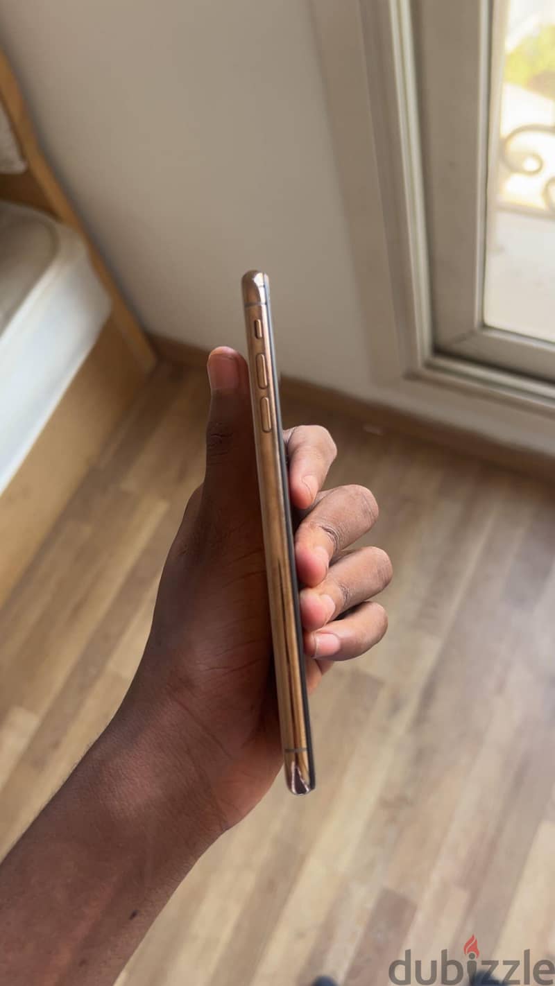 Apple - iPhone XS Max 3