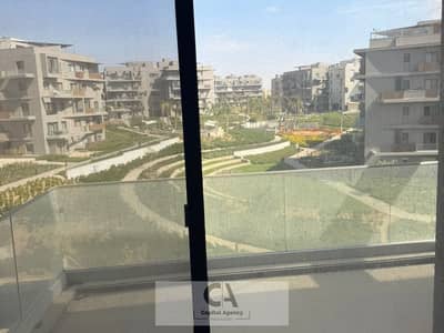شقة للايجار بكمبوند فيليت اول سكن فيو مميز بغرفة مربيه