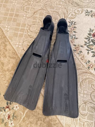 زعانف سباحه