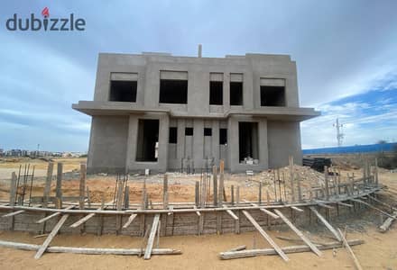Twin House Resale at the Lowest Down Payment – Delivery in 3\ 2027 at Lake West 3 Compound, Sheikh Zayed.