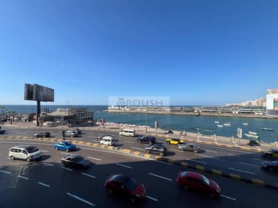 For rent, a licensed administrative unit in the most distinguished locations of Alexandria, directly on the sea, with a large advertising facade.