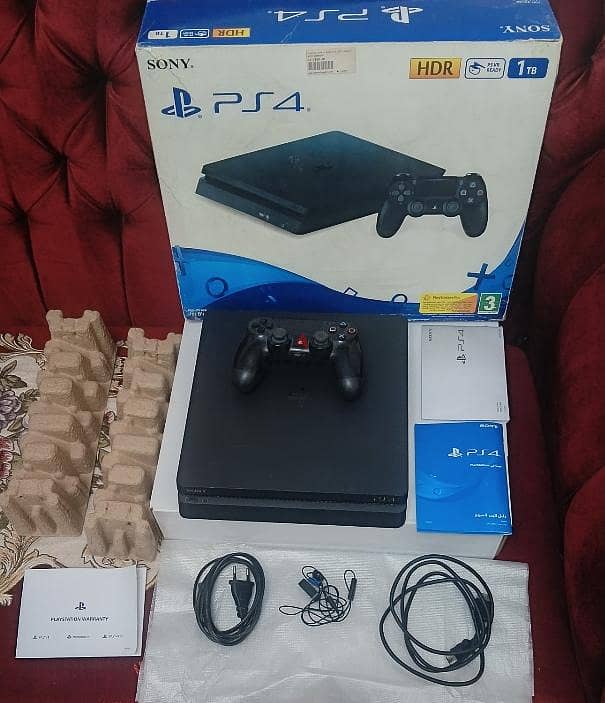 PlayStation 4 Slim in good condition 1