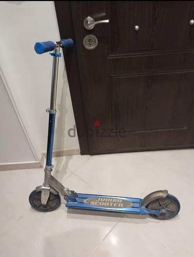 سكوتر للبيع وارد الامارات بحالة ممتازة