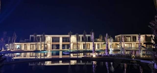 شاليه 95م بفوكا باي بفيو يجنن علي البحر وتشطيب مودرن بسعر مميز جدا