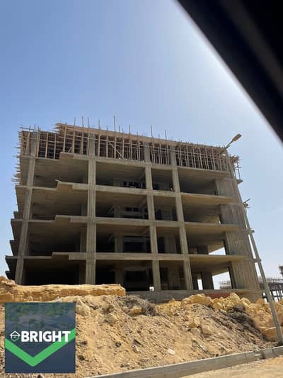 شقة بحديقة للبيع في Icon Gardens New Cairo