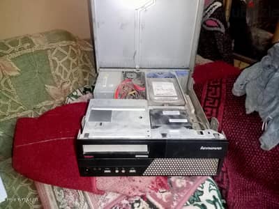 جهاز كمبيوتر قديم