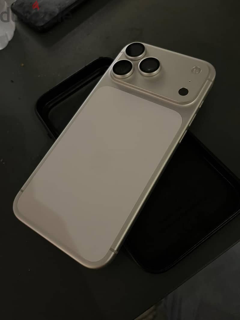 Apple - iPhone 17 Pro Max 1