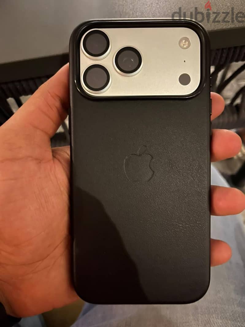 Apple - iPhone 17 Pro Max 4