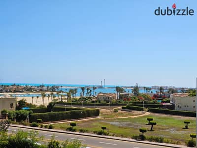 مارينا 5 تاني علوي غرفتين مكيفين و2 حمام فيو بحر وبحيره تاني صف بحيره رمليه رسبشن مكيف