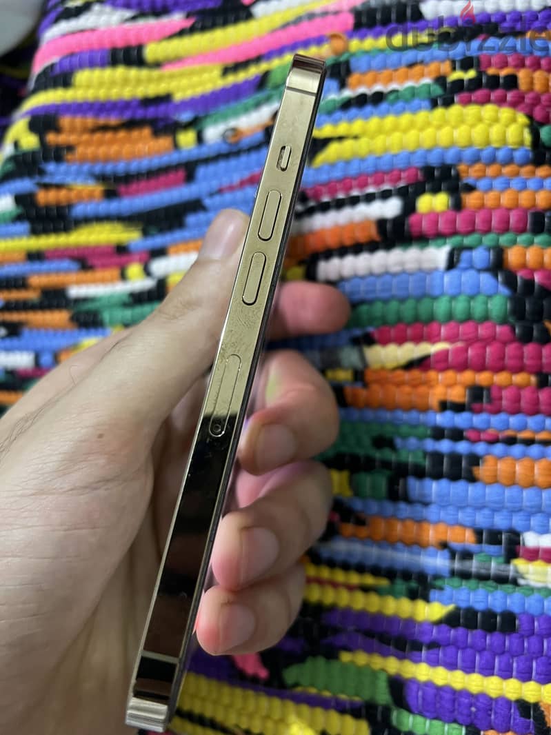 iPhone 13 Pro 4