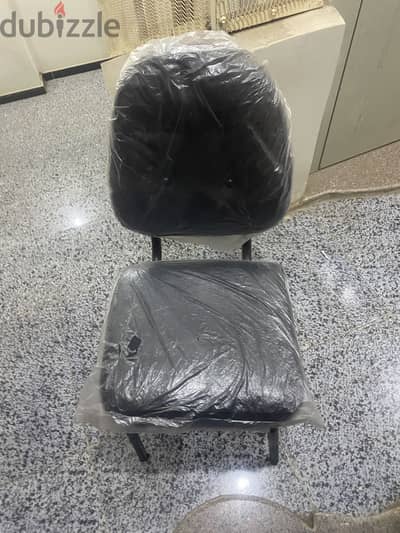 كراسي ومكتب