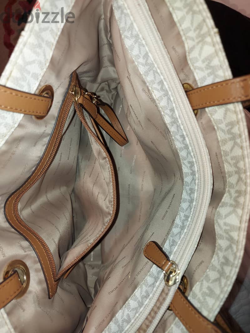 Clean Micheal kors bag 3