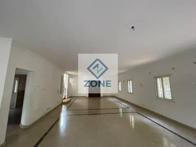 Villa for rent in front of the golf club, steps from the gate
