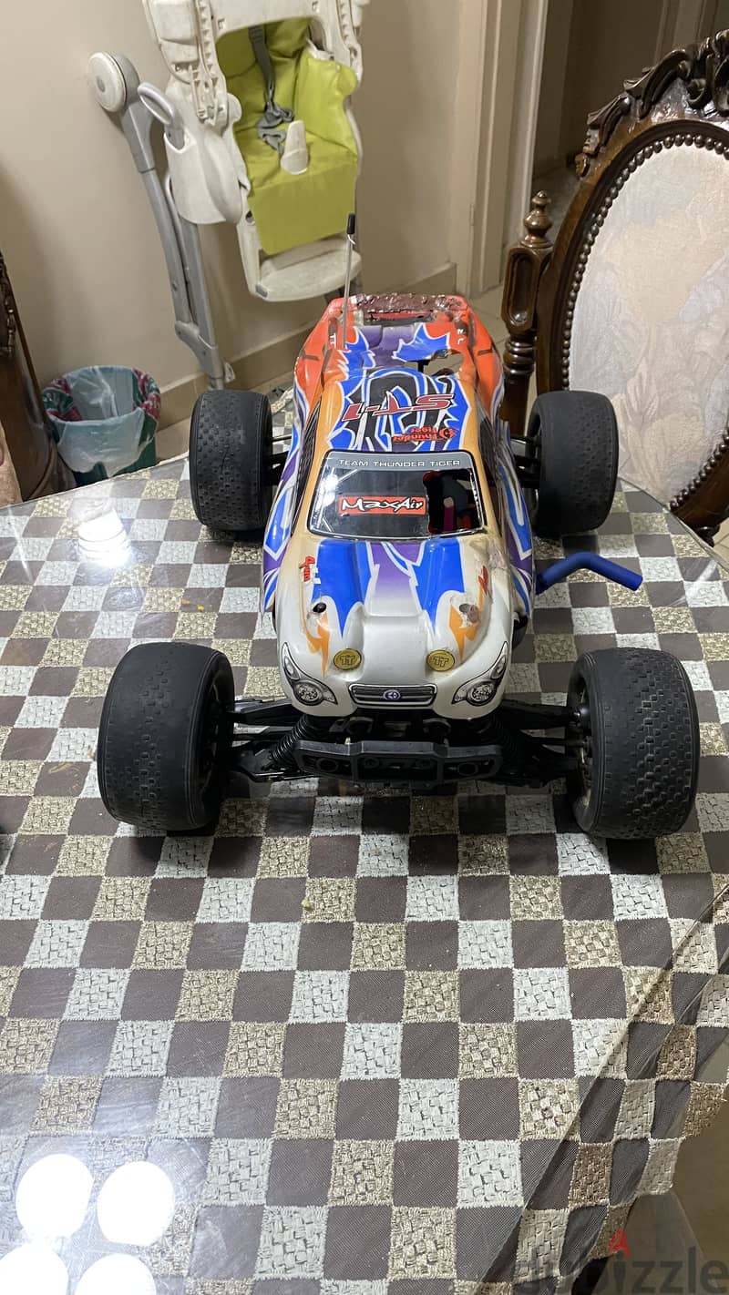 Rc car thunder tiger 1/8 scale 16