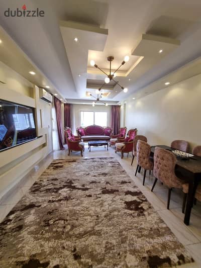 للبيع فى مدينتى شقه ١٤٠ متر بال b12 غير مجروحه بجوار all session park