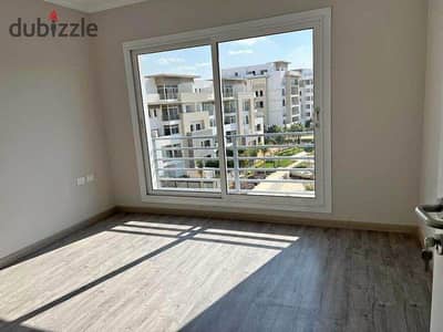 **شقة متشطبة ألترا سوبر لوكس للبيع في Hyde Park New cairo دايركت على شارع التسعين، دقائق من Mivida وفيو مميز على اللاندسكيب