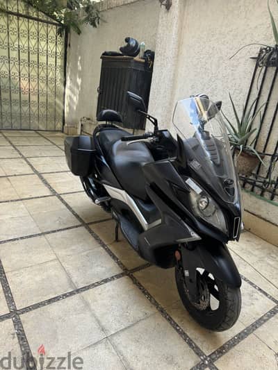 Scooter kymco downtown (350) اسكوتر كيمكو داون داون